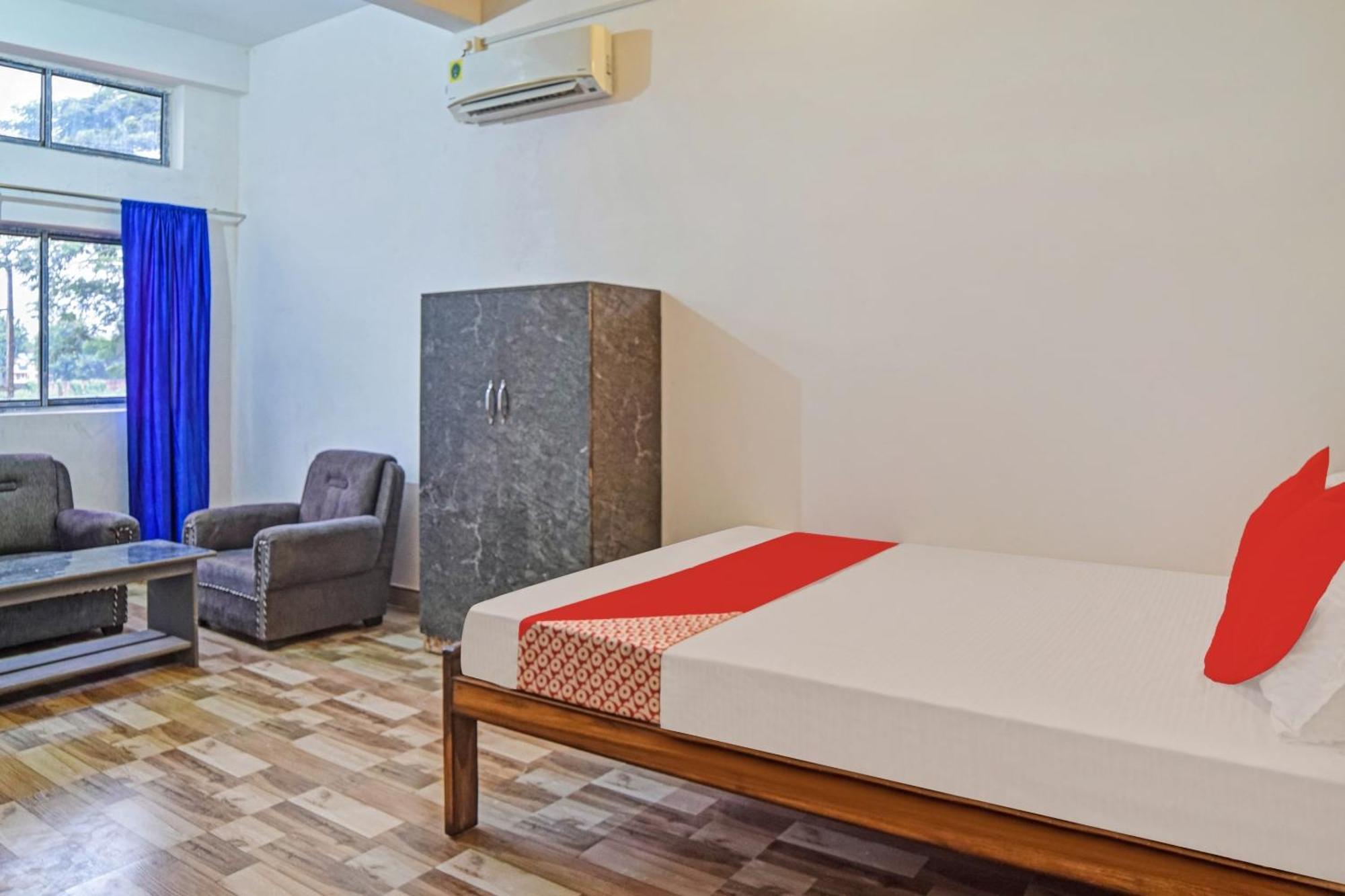 Spot On Jp Guest House Kaharpara Екстер'єр фото