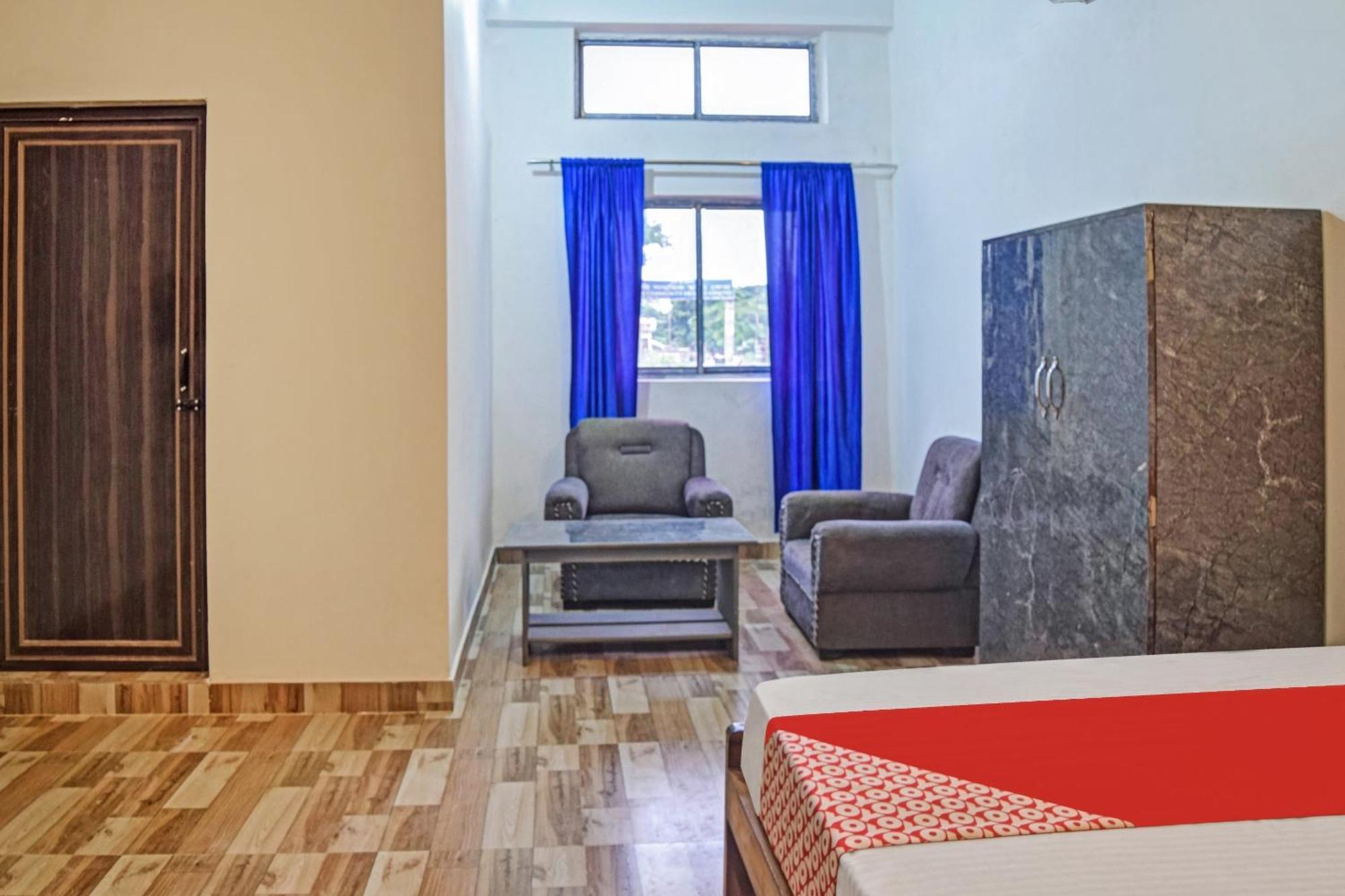 Spot On Jp Guest House Kaharpara Екстер'єр фото
