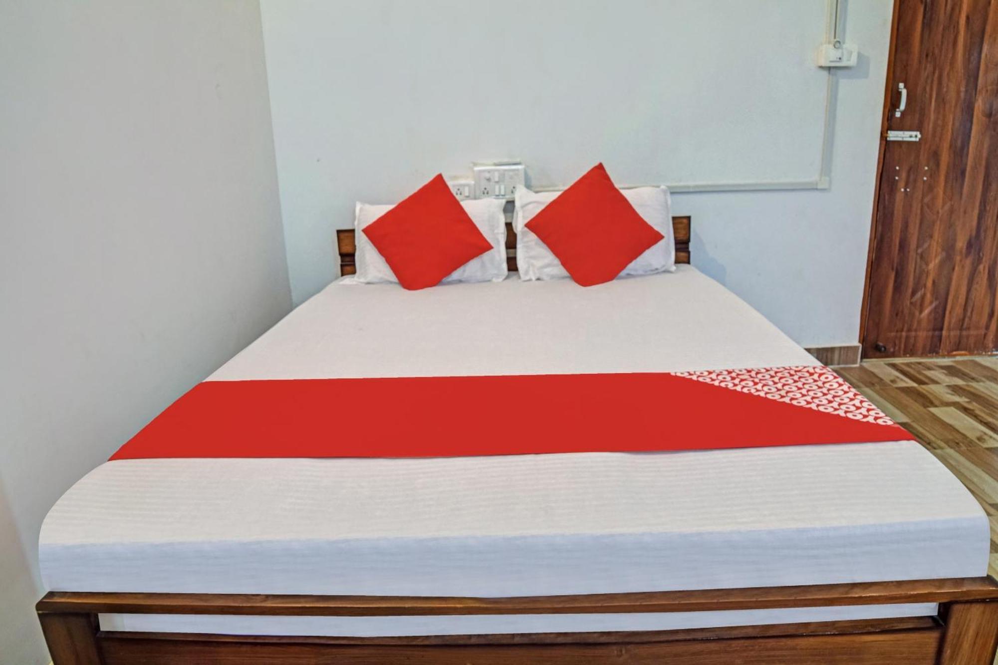 Spot On Jp Guest House Kaharpara Екстер'єр фото