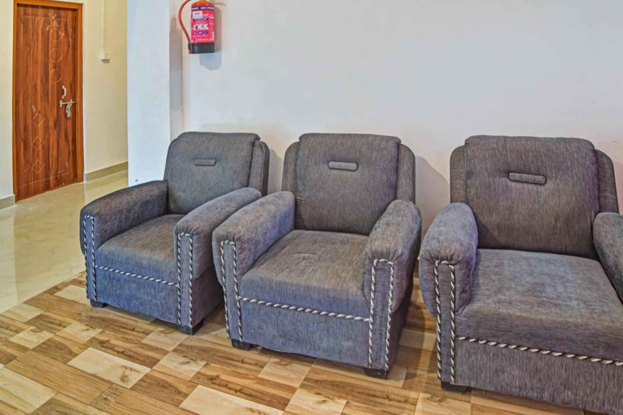 Spot On Jp Guest House Kaharpara Екстер'єр фото