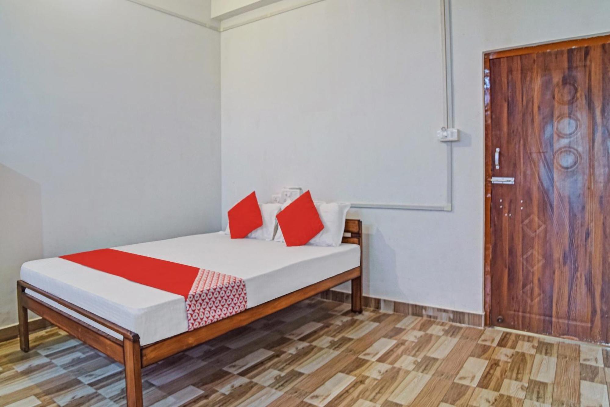 Spot On Jp Guest House Kaharpara Екстер'єр фото