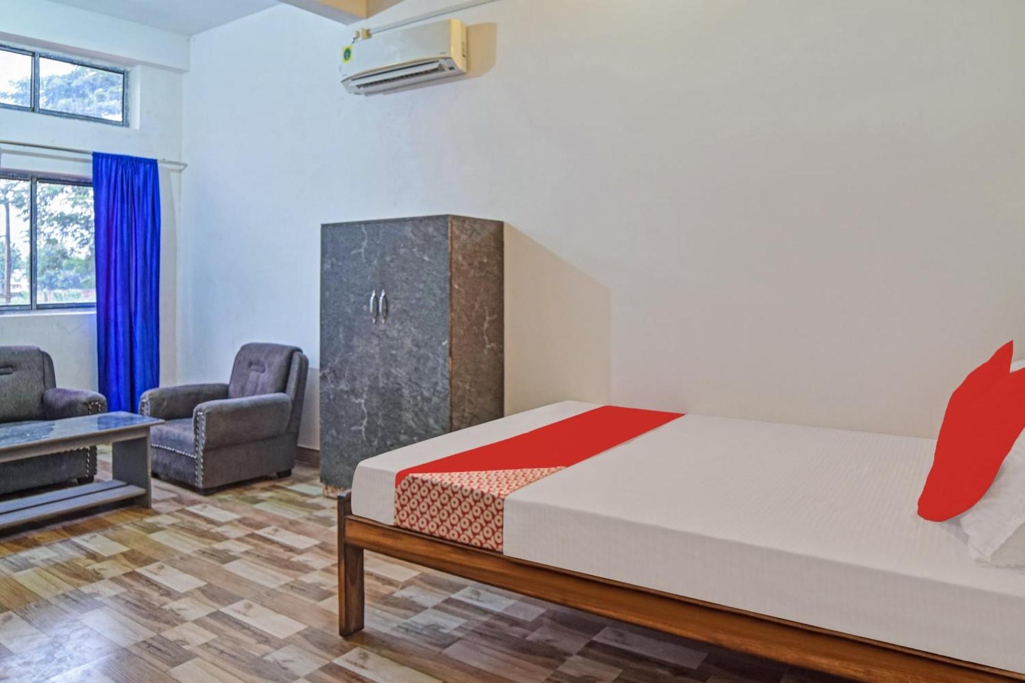Spot On Jp Guest House Kaharpara Екстер'єр фото