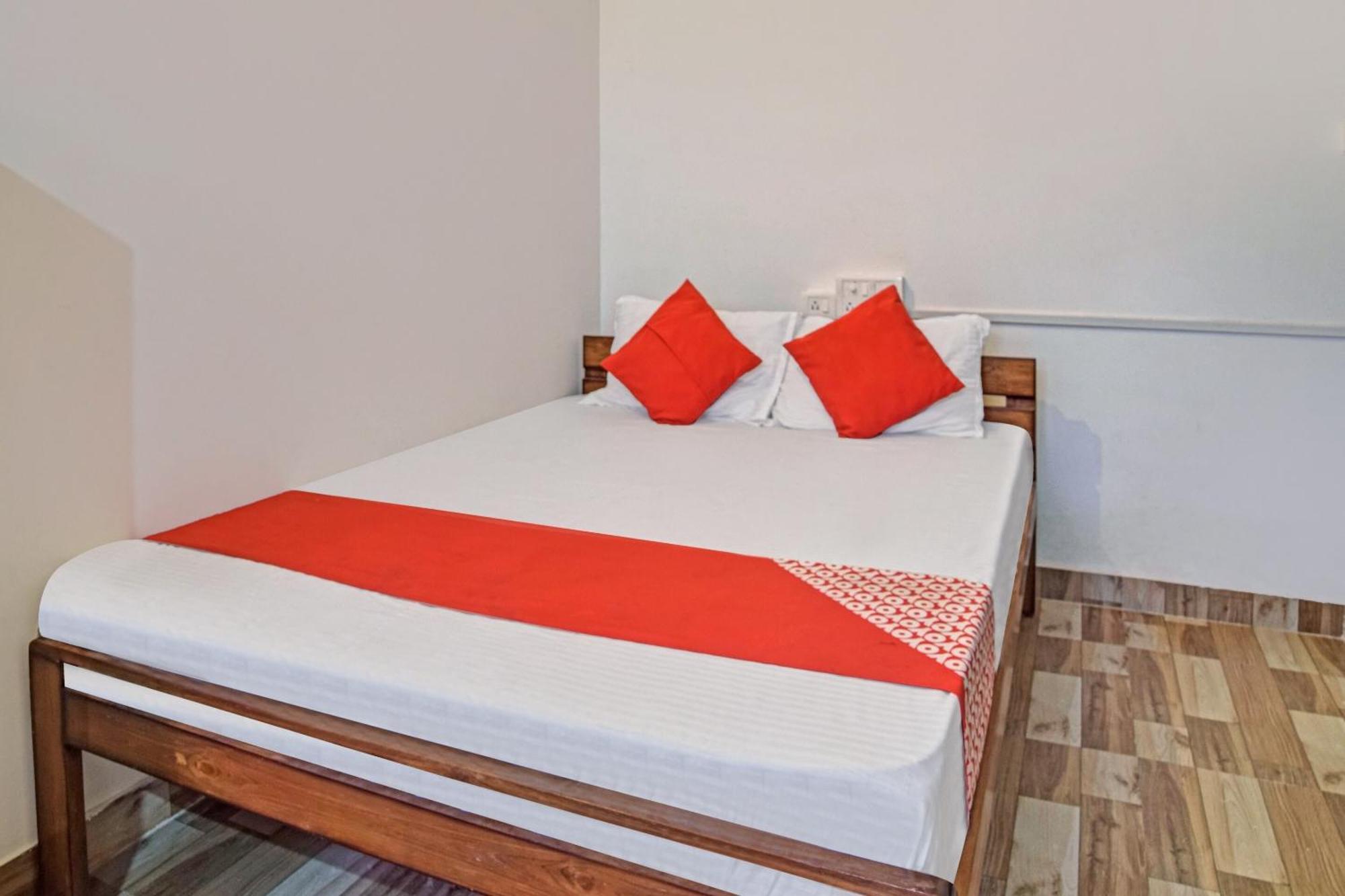 Spot On Jp Guest House Kaharpara Екстер'єр фото